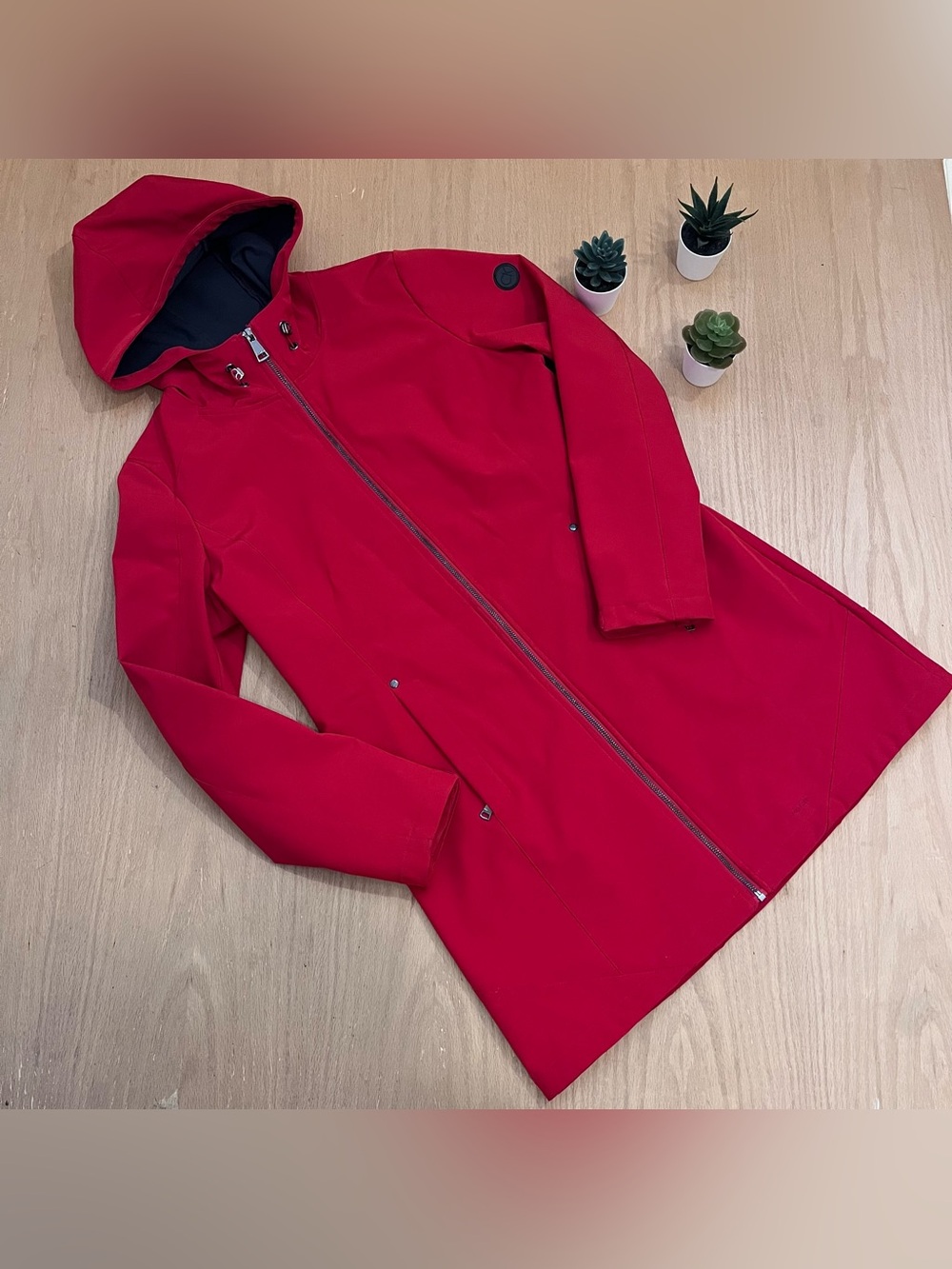 Calvin Klein Women’s Long Red Hooded Rain Coat in size Medium